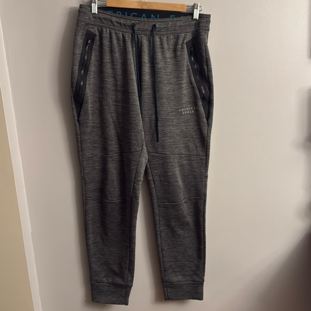 Zippered pockets sweatpants